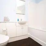 Appartement 2 Bedroom - 20mins Walk To Cabot Circus, With Free Wi-fi & Off-peak Parking Included
