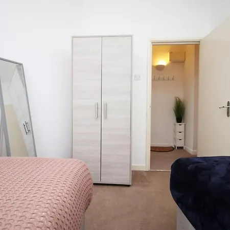 Apartmán 2 Bedroom - 20mins Walk To Cabot Circus, With Free Wi-fi & Off-peak Parking Included Bristol
