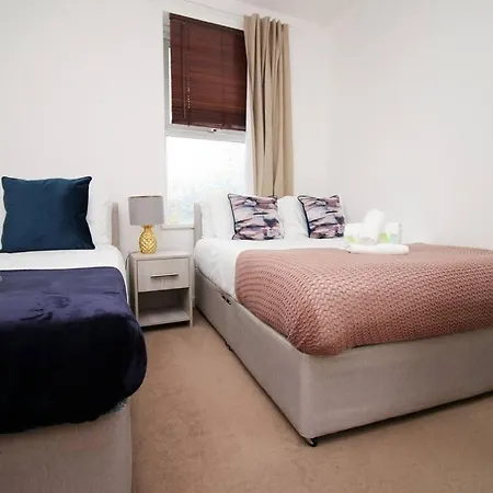 Lejlighed 2 Bedroom - 20mins Walk To Cabot Circus, With Free Wi-fi & Off-peak Parking Included Bristol