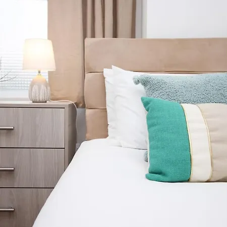 Апартаменты 2 Bedroom Apartment, 5 Guests Welcome, Free Off-peak Parking Бристоль