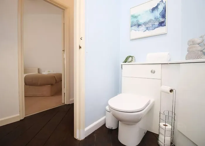 Apartamento 2 Bedroom - 20mins Walk To Cabot Circus, With Free Wi-fi & Off-peak Parking Included