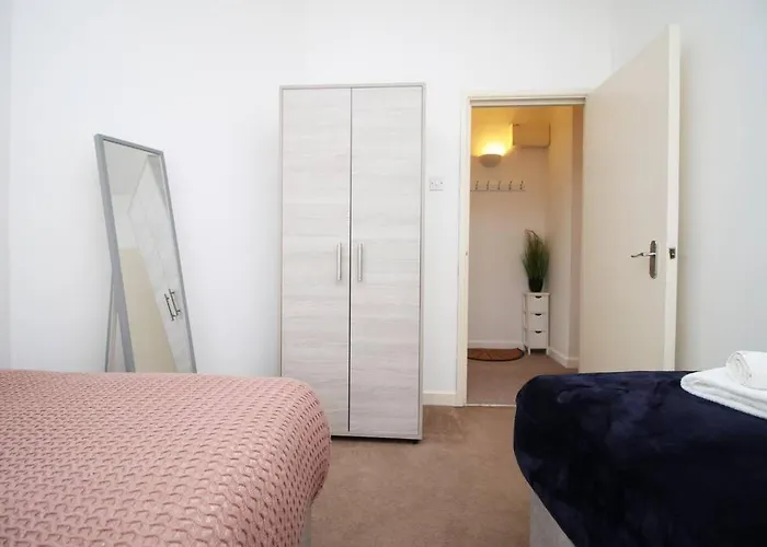 Apartmán 2 Bedroom - 20mins Walk To Cabot Circus, With Free Wi-fi & Off-peak Parking Included Bristol