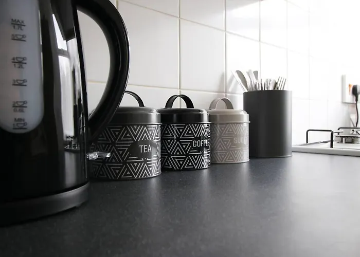 2 Bedroom - 20mins Walk To Cabot Circus, With Free Wi-fi & Off-peak Parking Included Apartamento *