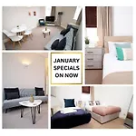2 Bedroom - 20mins Walk To Cabot Circus, With Free Wi-fi & Off-peak Parking Included 아파트