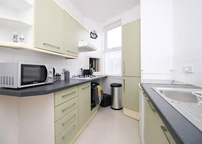 2 Bedroom - 20mins Walk To Cabot Circus, With Free Wi-fi & Off-peak Parking Included Apartament Bristol